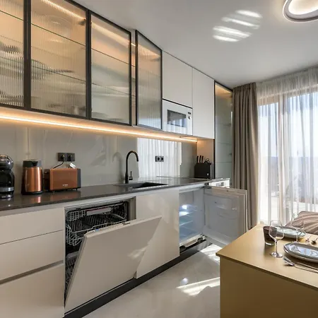 Sun Above Apartment Warna